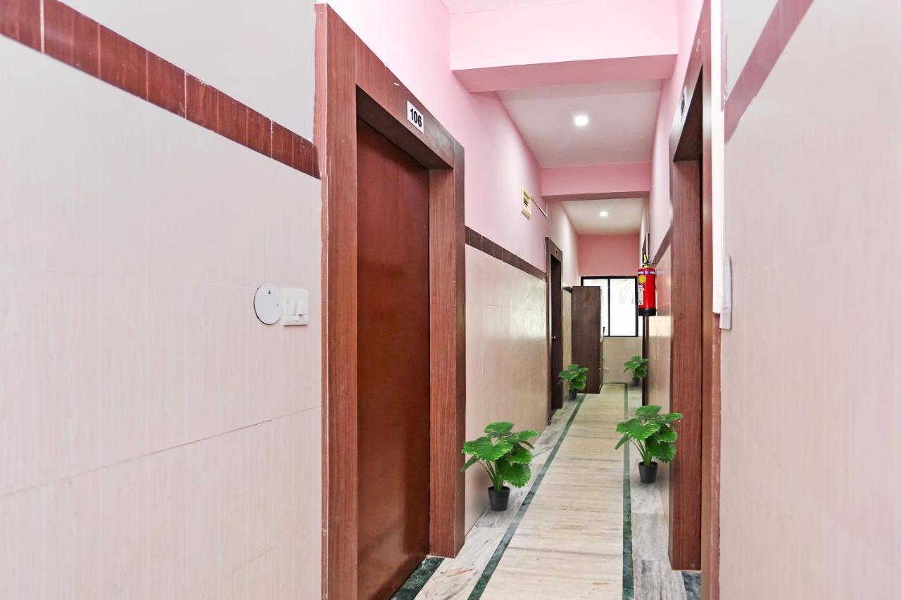Super Collection O Aryan Hotel Khandagiri Exterior photo